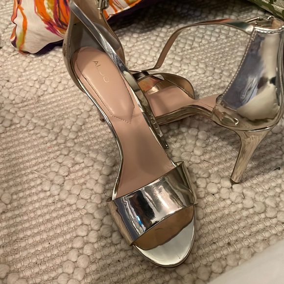 Shoes - Metallic Gold 4in Dress Hheels💡SALE